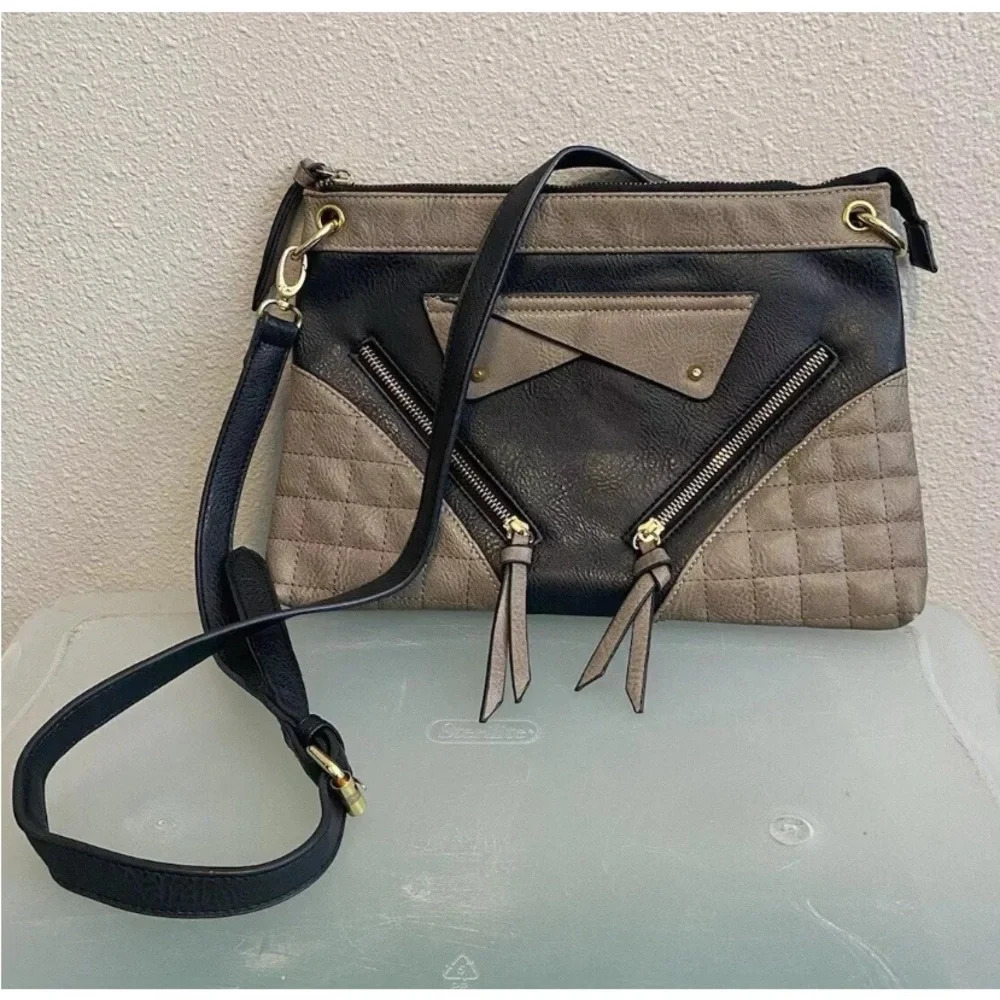 Adrianne Vittadini Vegan Leather Black/Taupe Handbag Tasseled Adj Strap Nice!